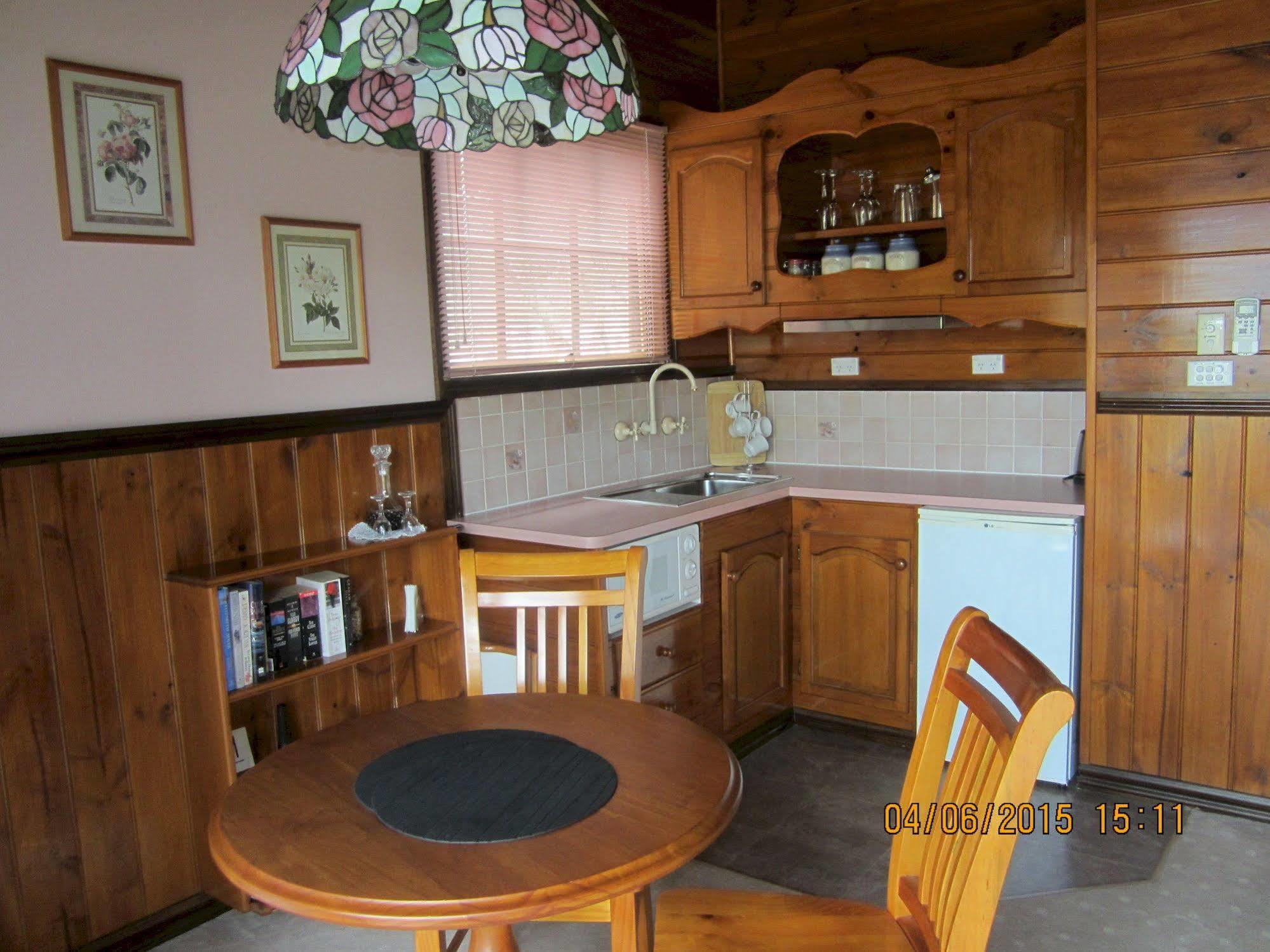 Willowlake Cottages Howqua ภายนอก รูปภาพ